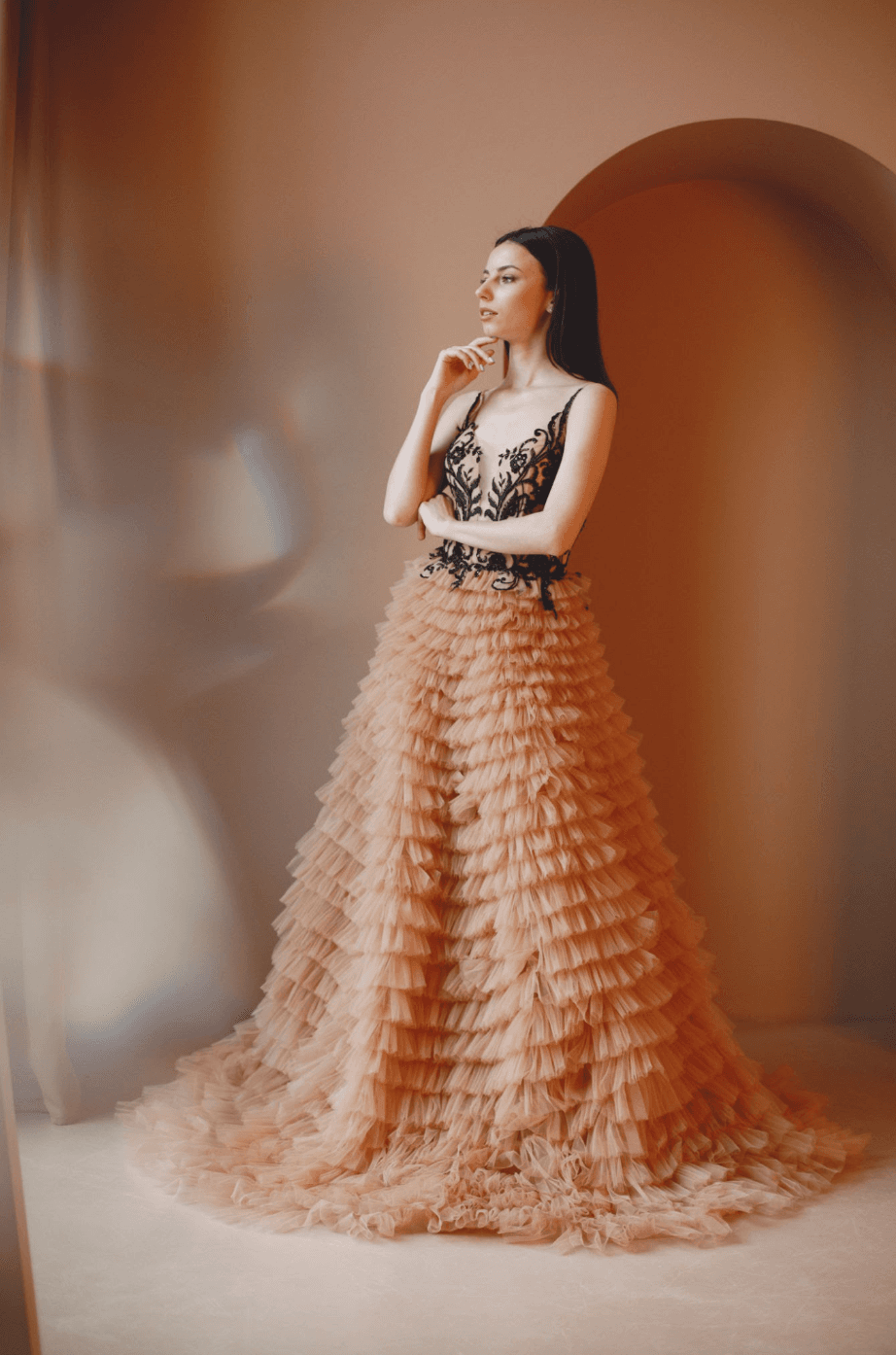 Champagne Gold Evening Gown - AI prompt example by MangoXPrompts