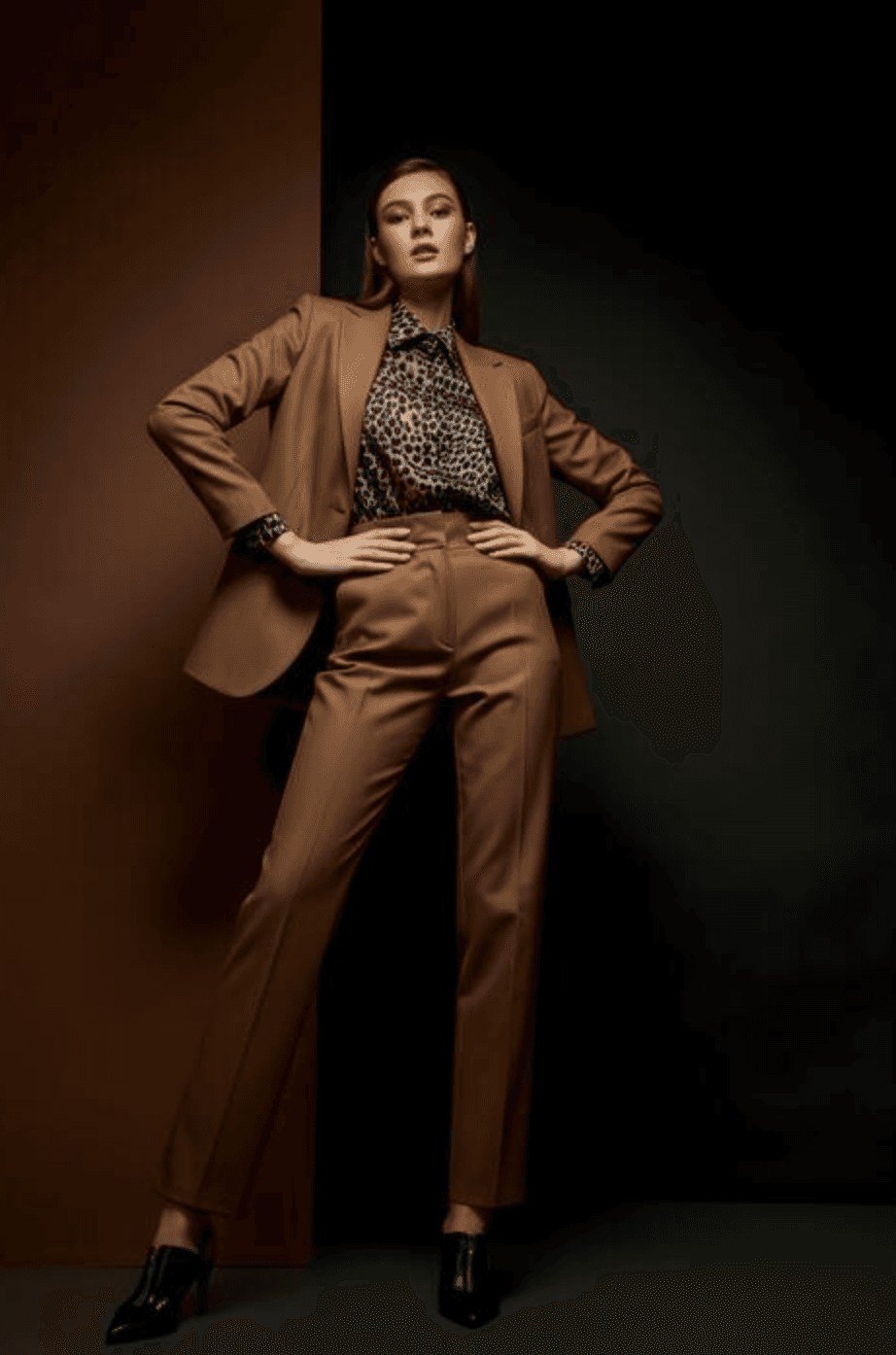 Camel-Colored Power Suit - AI prompt example by MangoXPrompts